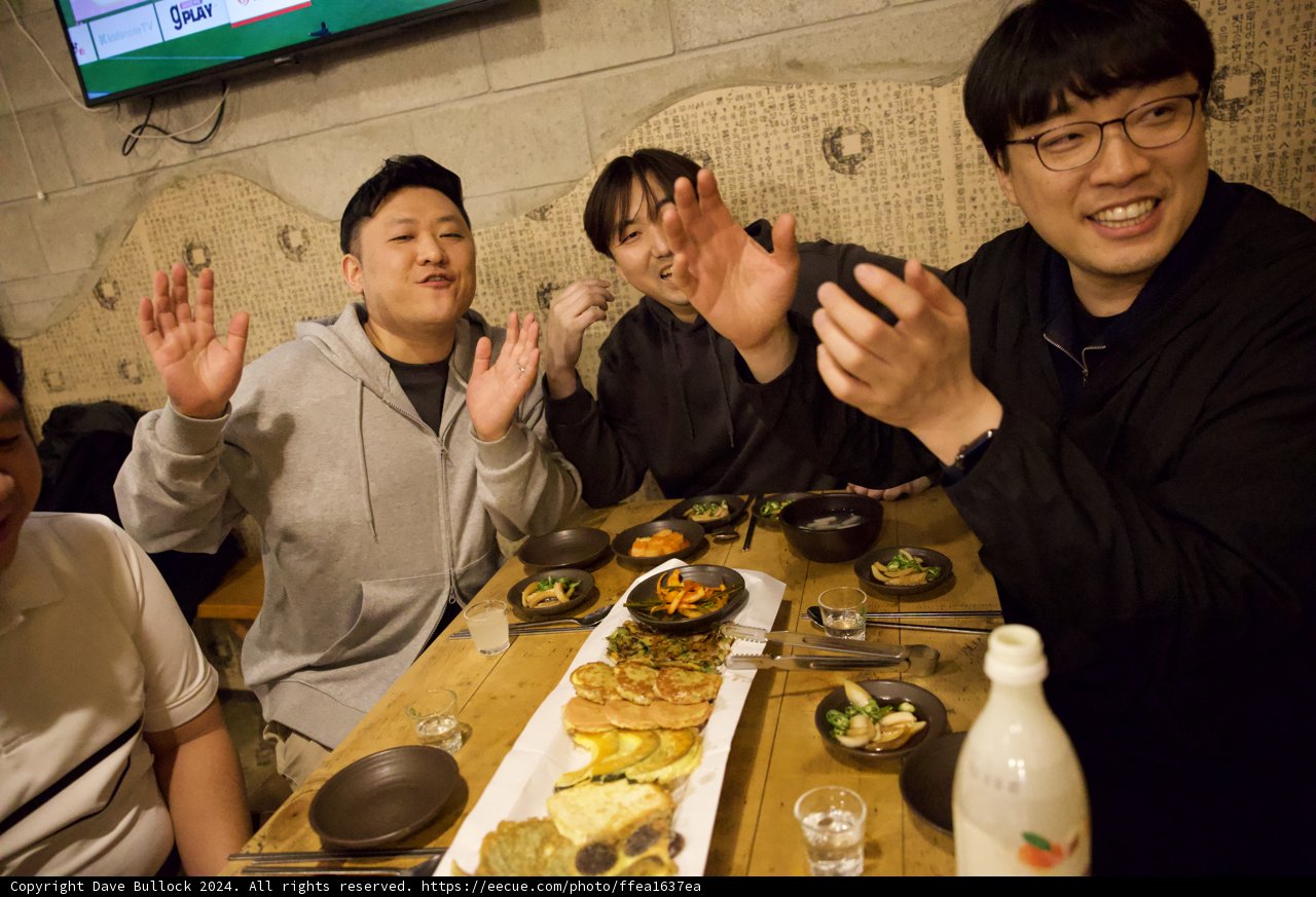 A Delicious Gathering: Korean Lunch Experience with Ahn Byeong-ki
