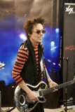 Earl Slick Shreds on His Electric Guitar