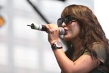 Solo Performance under the Sun