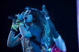 Neon Glasses and Solo Performances