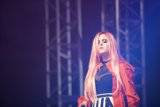 Pink-haired Performer steals show at Coachella