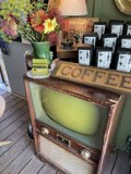 Vintage Television Set as an Artistic Centerpiece