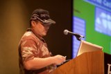 Speaking to the Crowd