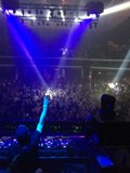Electric DJ lights up LA club