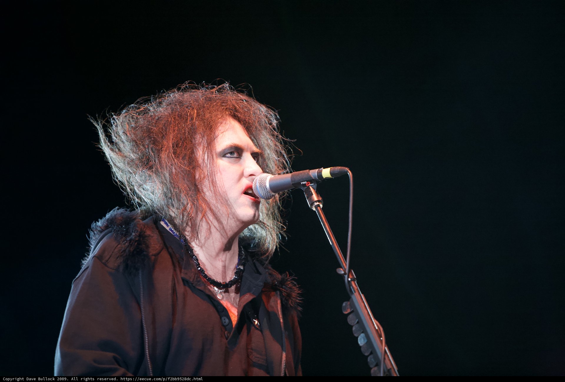 The Cure electrifies London's O2 Arena