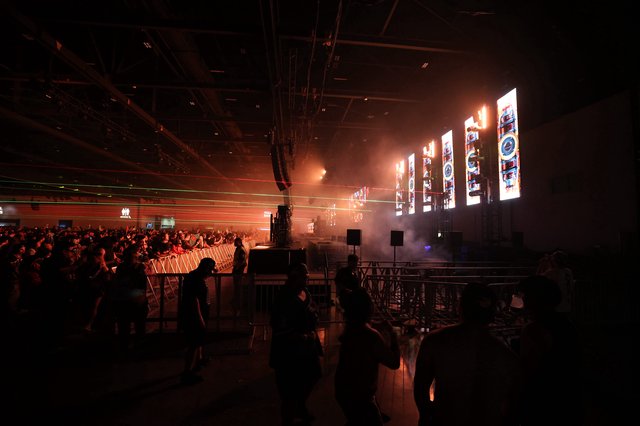 Laser Light Show Ignites Wobbleland 2026 Festival Crowd