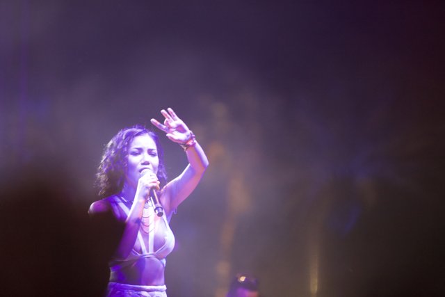 Jhené Aiko rocks the stage at Coachella 2014