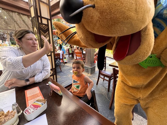 A Magical High-Five at Aulani