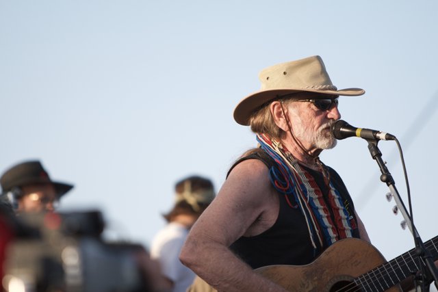 Willie Nelson Shines Under the SoCal Sun