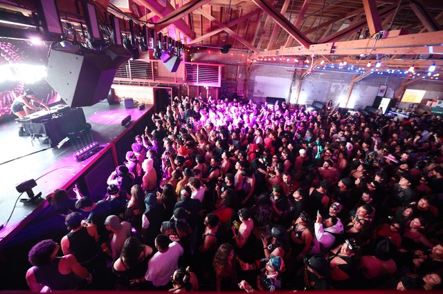 Massive Dance Crowd Surges Toward Stage at Wobbleland