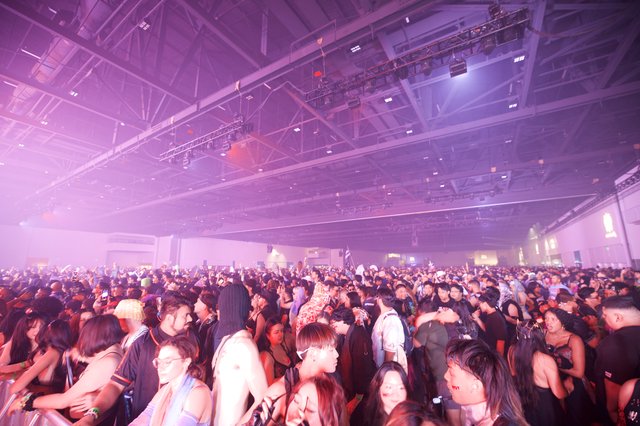 Massive Indoor Crowd at Wobbleland Festival 2026