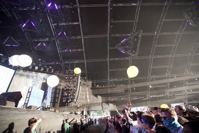 Balloon-filled Crowd at Coachella Concert