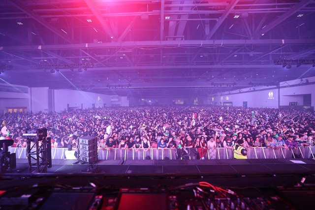 Massive Indoor Crowd Packed at Wobbleland 2026