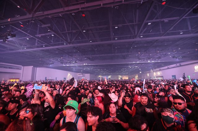 Massive Indoor Crowd Packs Wobbleland 2026 Festival