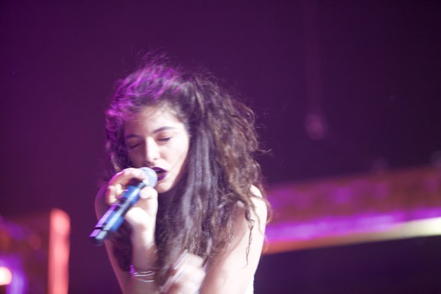 Lorde's Electric Performance