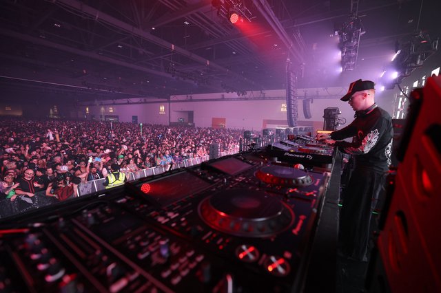 DJ Commands Massive Indoor Crowd at Wobbleland 2026
