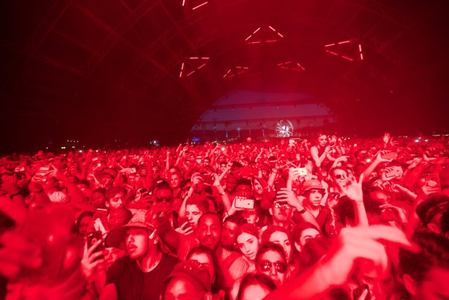Red Lights and an Energetic Crowd at Coachella 2017