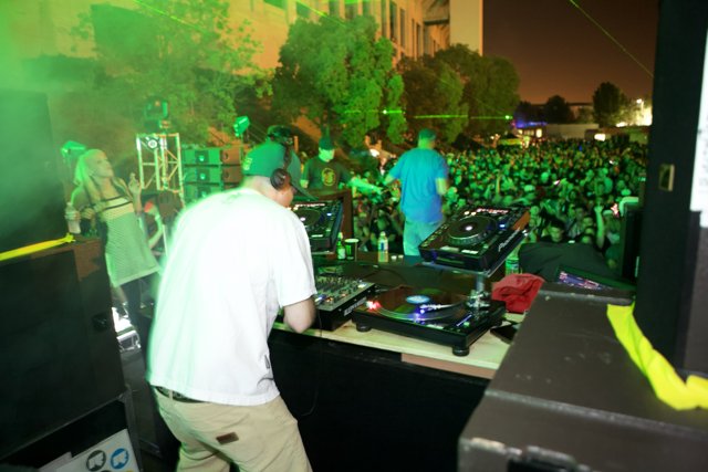 EDC 2007: DJ and the Throngs