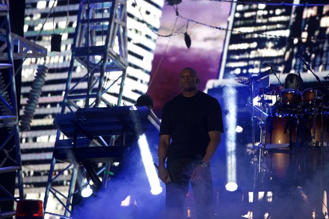 Dr. Dre's Electrifying Solo Performance Captured in One Shot
