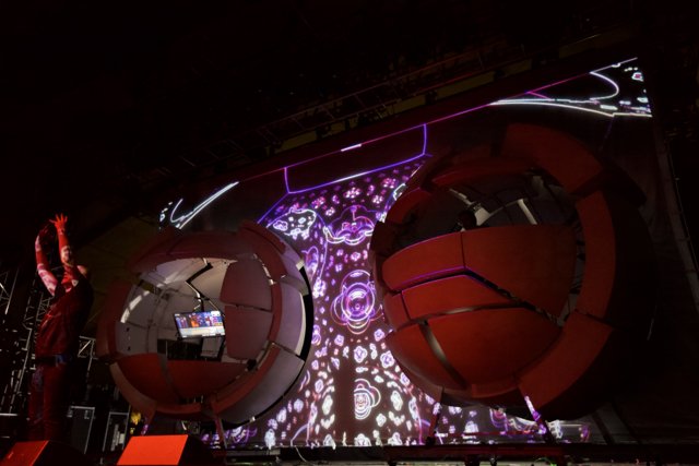 Stage Screen Sphere