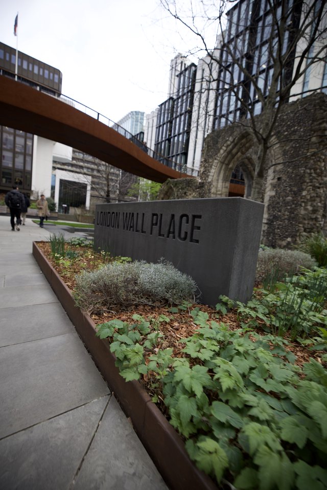 London Wall Place: Modern Architecture Meets Ancient Ruins