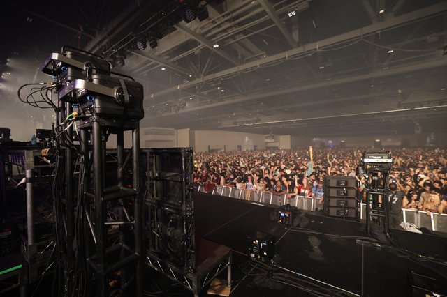 Massive Crowd Surges at Wobbleland 2026 Festival