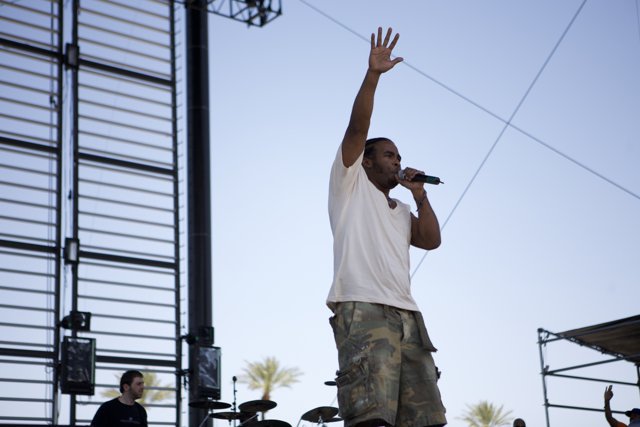 Saturday at Coachella: Solo Performance with Two Microphones