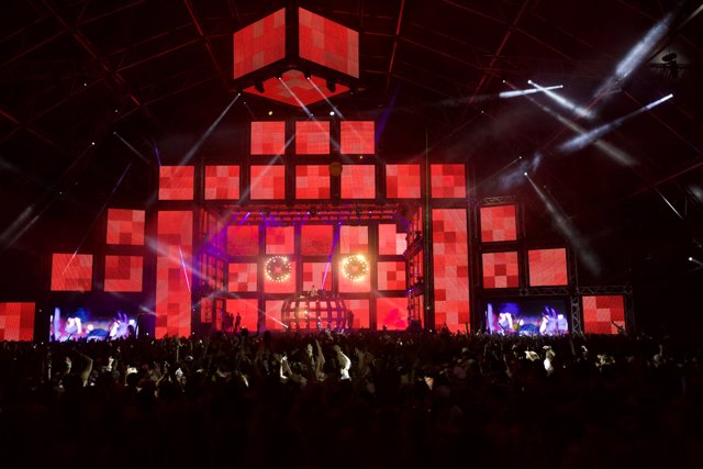 Lights, Crowd, Stage: The Coachella Experience