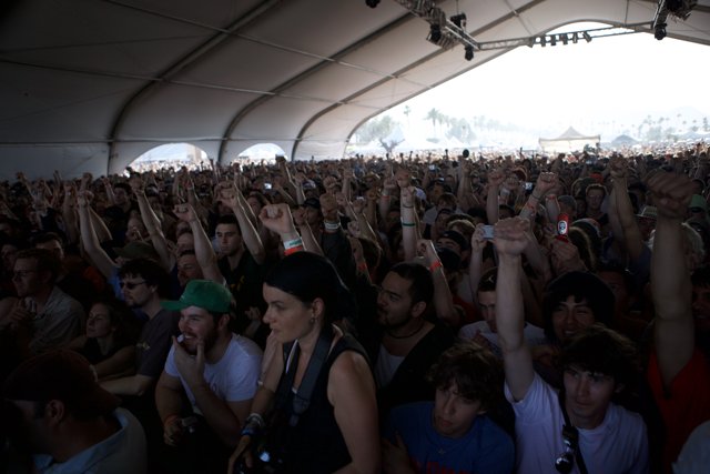Saturday Concert Crowd at Coachella 2007