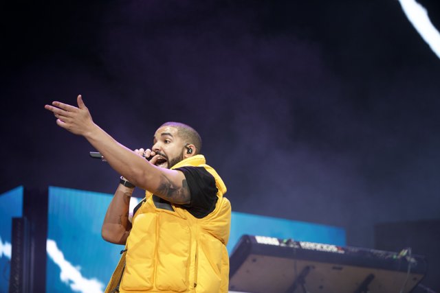 Drake electrifies the O2 Arena