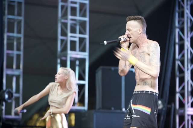 Tattooed Singer Shines on Coachella Stage