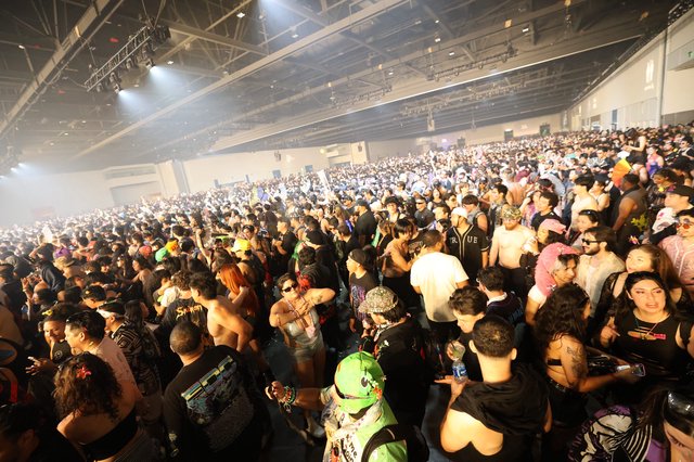 Massive Indoor Crowd Packed at Wobbleland 2026
