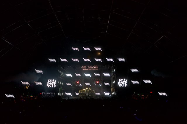 Lights and Stage Set the Mood at Coachella