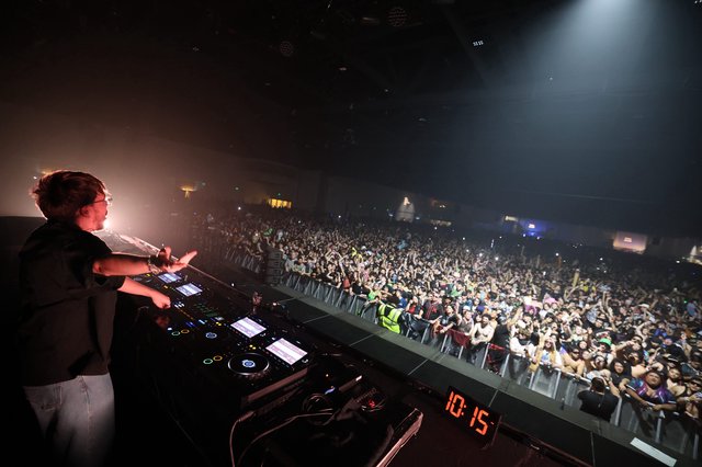 DJ Commands Massive Crowd at Wobbleland Festival 2026