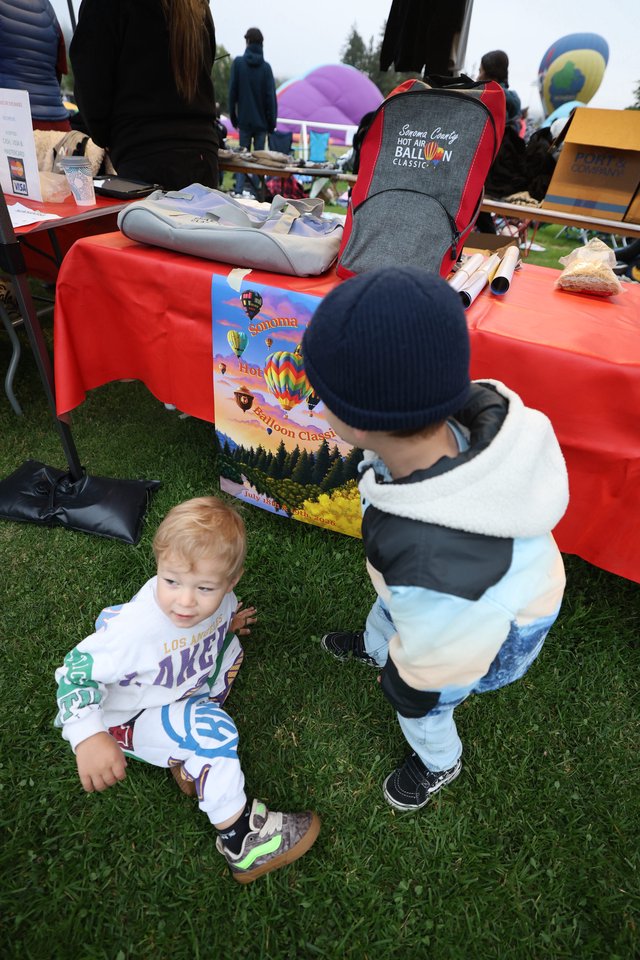 Toddlers Explore the Sonoma Balloon Classic Vendor Booth