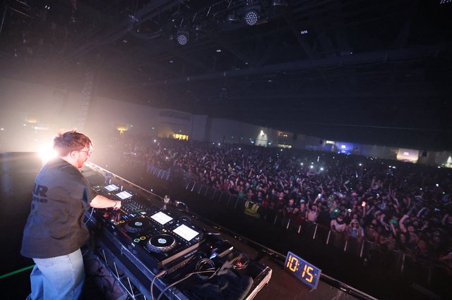 DJ Commands Massive Crowd at Wobbleland Festival 2026