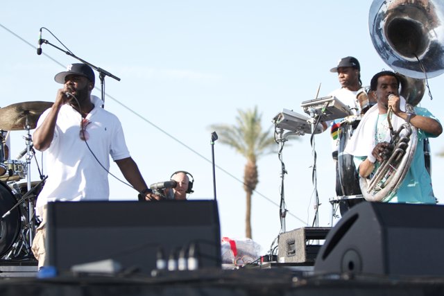 Black Thought electrifies the crowd at Coachella 2007