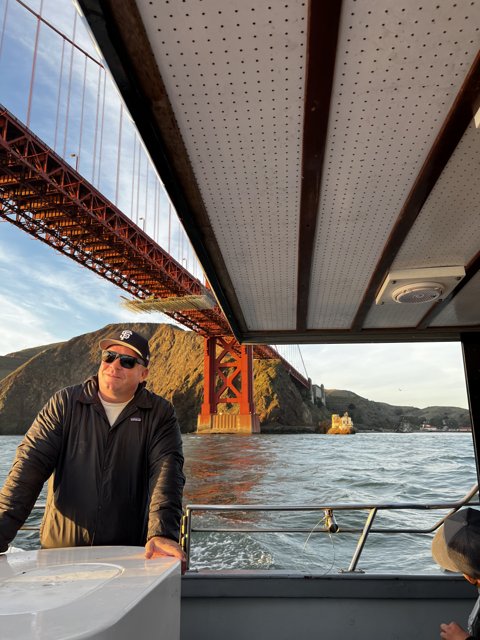 Serene Boat Trip with Scenic Golden Gate Bridge View