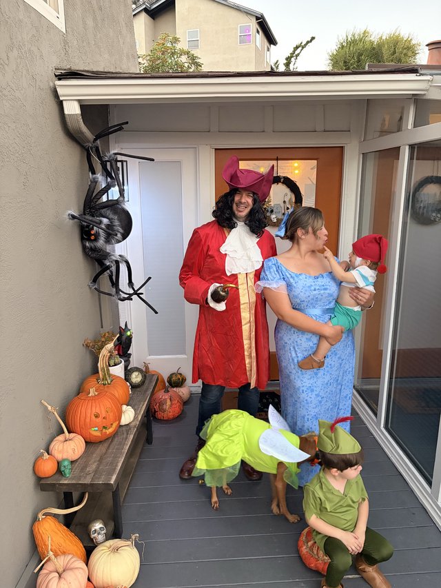 Peter Pan Family Costume for Halloween Celebration