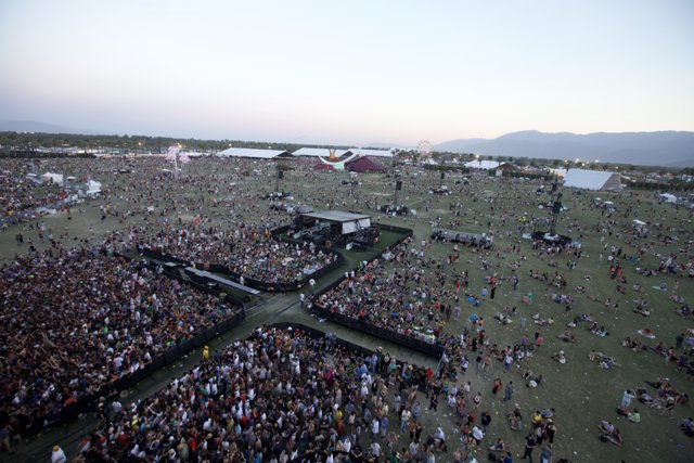 Coachella's Sunday Concert Crowd