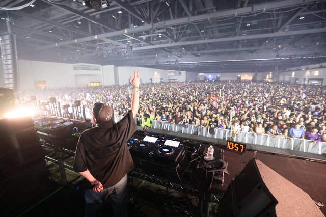 DJ Commands Massive Crowd at Wobbleland 2026