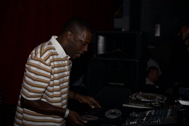 Kenny Ken on the Turntables