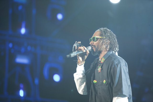 Solo Performance by Snoop Dogg at iHeart Radio Music Festival