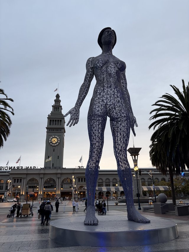 Monumental Wire Sculpture at San Francisco Ferry Building Plaza