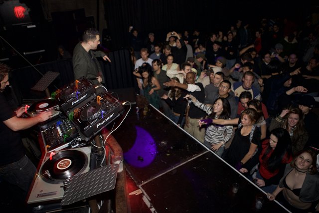 DJ Nobuhiko Matsunaka and Lu Shanglei Delight Night Club Crowd