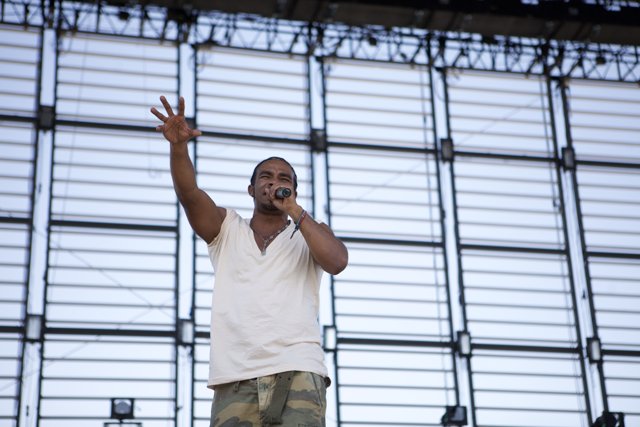 Kanye West rocks Lollapalooza while Pharoahe Monch looks on