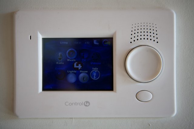 Control Panel for LivingHome Electronics