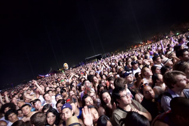 Coachella 2011: A Night Sky Full of Crowd's Beats