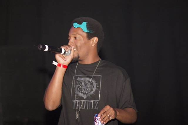 The Entertainer with the Microphone