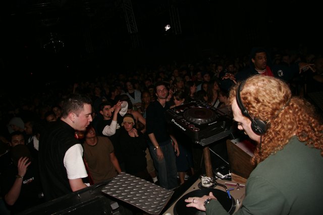 Red-haired DJ turns up the funk at Funktion Viram